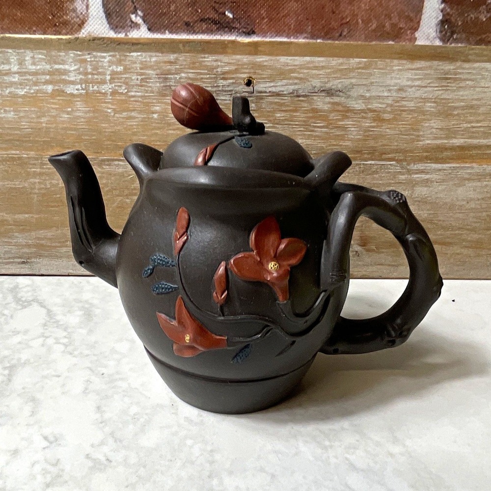Stamped  Pottery Clay Tea Pot Black/Brown Floral Round w/ Lid, Impressed